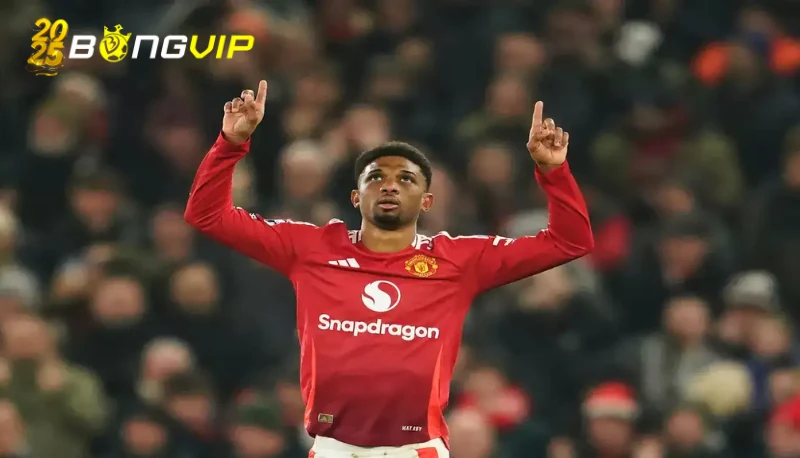 Tiền đạo Man Utd hành động xấu xí ở Malaysia Tiền đạo Man Utd hành động xấu xí ở Malaysia lên tiếng xin lỗi